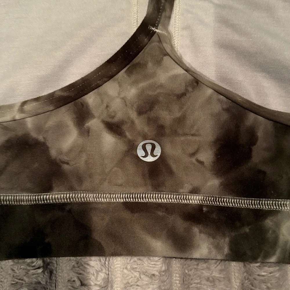 Lululemon Flow Y Nulu Bra A-C Cup Diamond Dye Light Sage Medium Olive Size 14